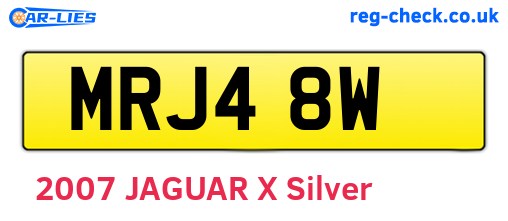MRJ48W are the vehicle registration plates.