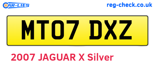 MT07DXZ are the vehicle registration plates.