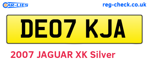 DE07KJA are the vehicle registration plates.