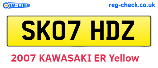 SK07HDZ are the vehicle registration plates.