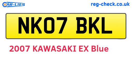NK07BKL are the vehicle registration plates.