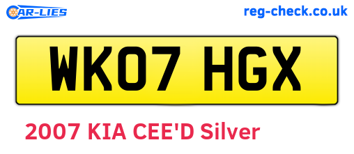 WK07HGX are the vehicle registration plates.
