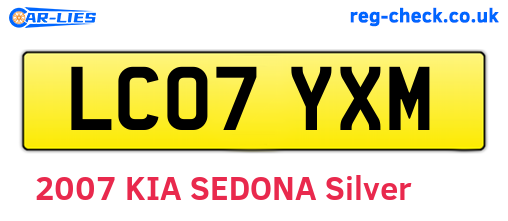 LC07YXM are the vehicle registration plates.