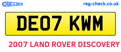 DE07KWM are the vehicle registration plates.