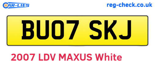 BU07SKJ are the vehicle registration plates.