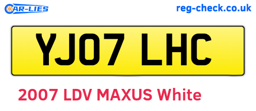 YJ07LHC are the vehicle registration plates.