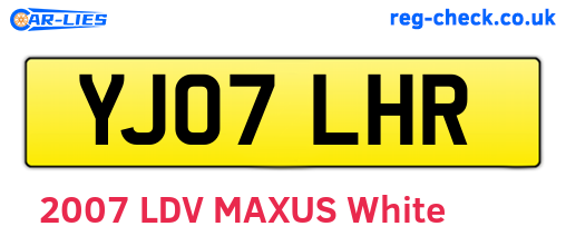 YJ07LHR are the vehicle registration plates.