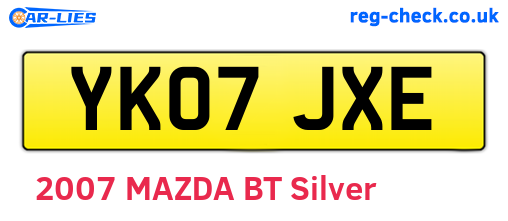 YK07JXE are the vehicle registration plates.