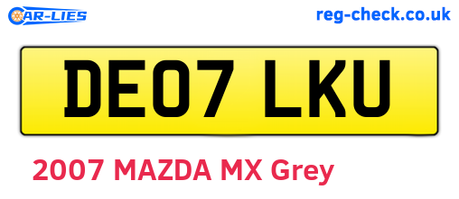 DE07LKU are the vehicle registration plates.