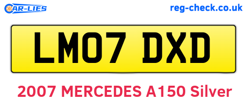 LM07DXD are the vehicle registration plates.