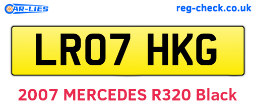 LR07HKG are the vehicle registration plates.