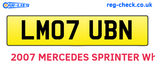 LM07UBN are the vehicle registration plates.