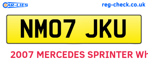NM07JKU are the vehicle registration plates.