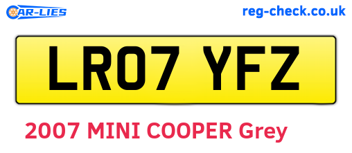 LR07YFZ are the vehicle registration plates.