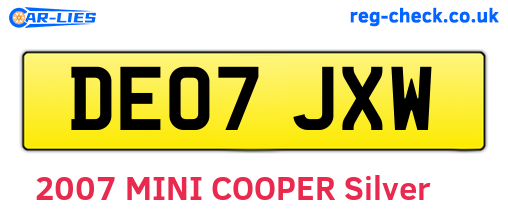 DE07JXW are the vehicle registration plates.