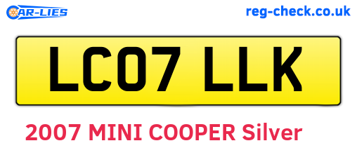 LC07LLK are the vehicle registration plates.