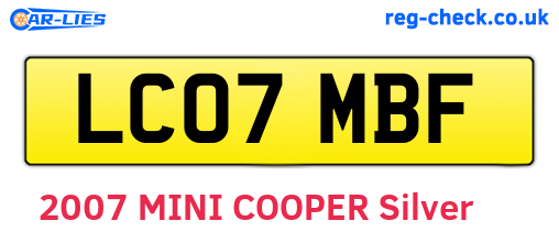 LC07MBF are the vehicle registration plates.