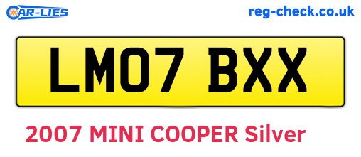 LM07BXX are the vehicle registration plates.