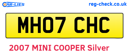 MH07CHC are the vehicle registration plates.