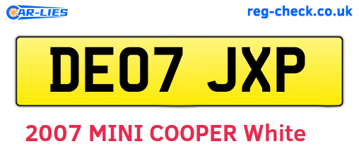 DE07JXP are the vehicle registration plates.