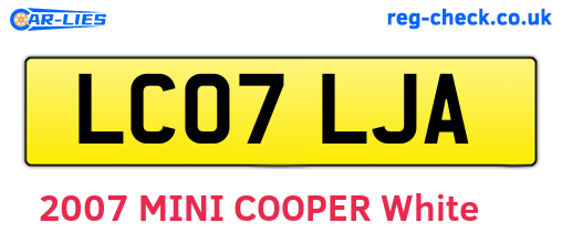 LC07LJA are the vehicle registration plates.