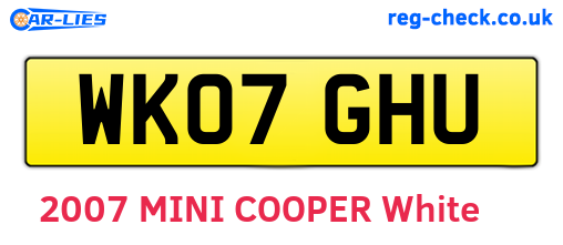 WK07GHU are the vehicle registration plates.