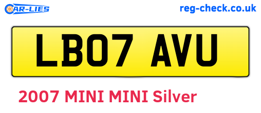 LB07AVU are the vehicle registration plates.