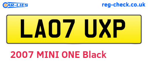 LA07UXP are the vehicle registration plates.