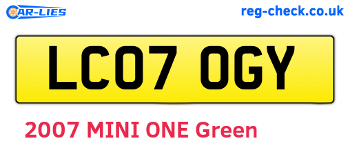 LC07OGY are the vehicle registration plates.