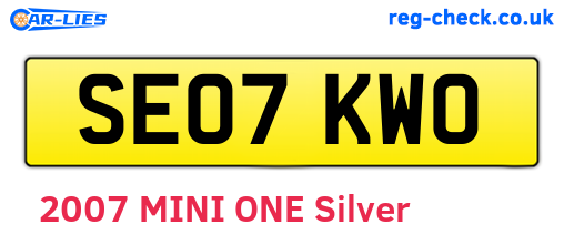 SE07KWO are the vehicle registration plates.