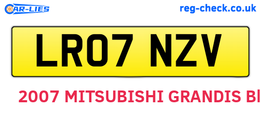 LR07NZV are the vehicle registration plates.