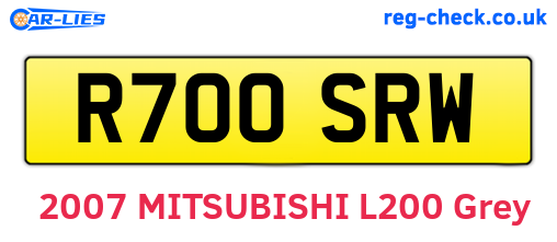 R700SRW are the vehicle registration plates.