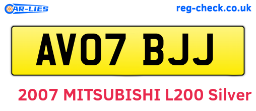 AV07BJJ are the vehicle registration plates.