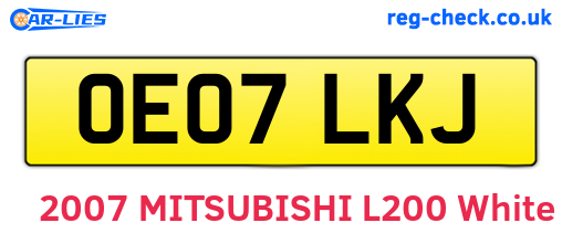 OE07LKJ are the vehicle registration plates.