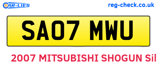 SA07MWU are the vehicle registration plates.