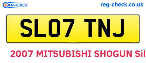 SL07TNJ are the vehicle registration plates.