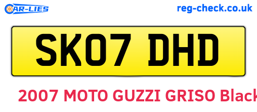 SK07DHD are the vehicle registration plates.