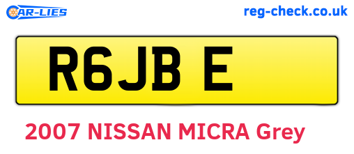 R6JBE are the vehicle registration plates.