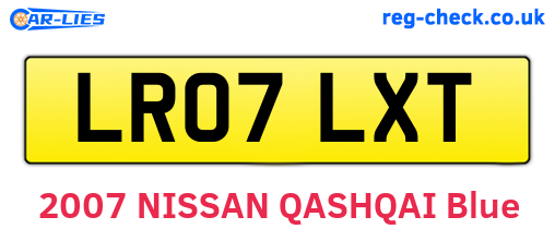 LR07LXT are the vehicle registration plates.