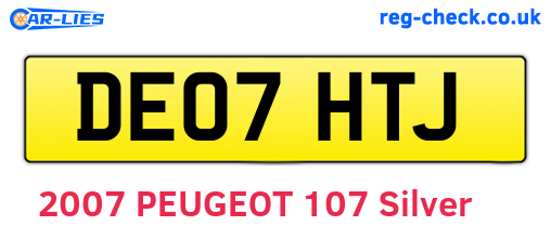 DE07HTJ are the vehicle registration plates.