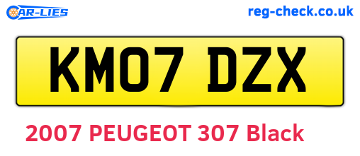 KM07DZX are the vehicle registration plates.