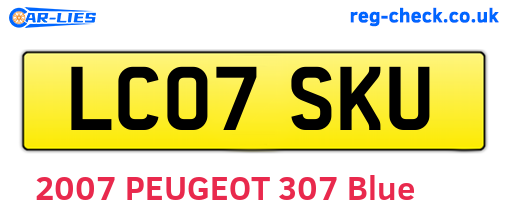 LC07SKU are the vehicle registration plates.