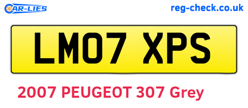 LM07XPS are the vehicle registration plates.