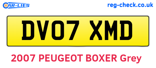 DV07XMD are the vehicle registration plates.