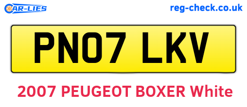 PN07LKV are the vehicle registration plates.