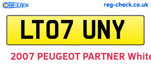 LT07UNY are the vehicle registration plates.