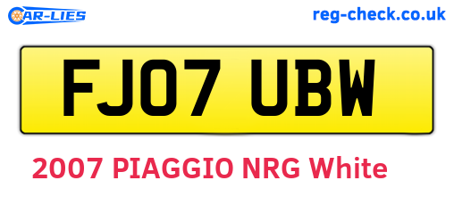 FJ07UBW are the vehicle registration plates.