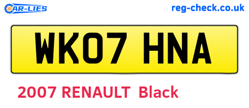 WK07HNA are the vehicle registration plates.