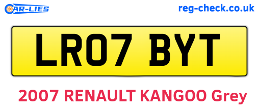 LR07BYT are the vehicle registration plates.