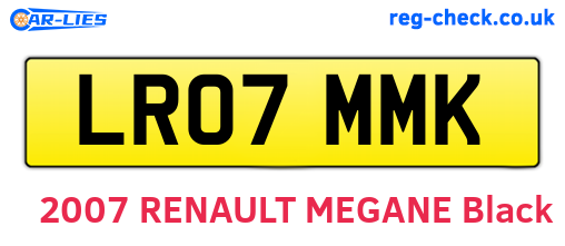 LR07MMK are the vehicle registration plates.